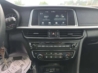 2020 Kia Optima LX - miniatura 7