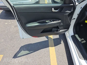 2020 Kia Optima LX – miniatura 9