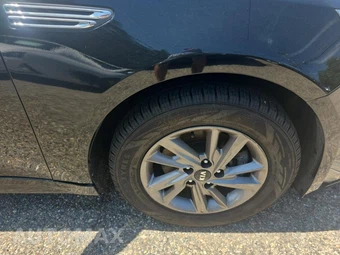 2020 Kia Optima LX - miniatura 9