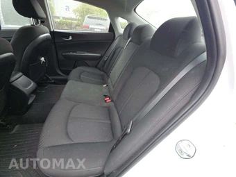 2020 Kia Optima LX – miniatura 10