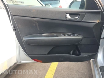 2020 Kia Optima LX – miniatura 9