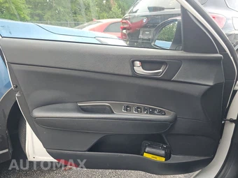 2020 Kia Optima LX – miniatura 9