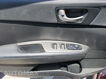 2020 Kia Optima LX – miniatura 9