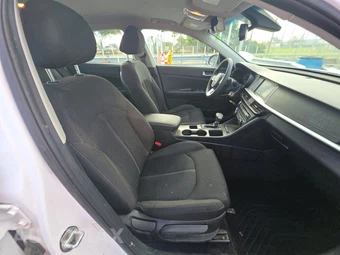 2020 Kia Optima LX – miniatura 8