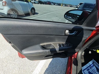 2020 Kia Optima S – miniatura 9
