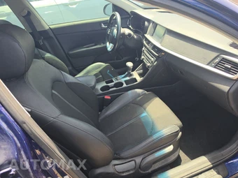 2020 Kia Optima S – miniatura 8