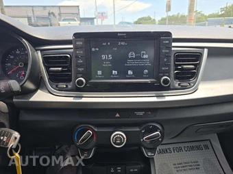 2020 Kia Rio S Sedan – miniatura 10