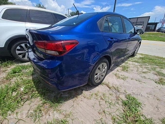 2020 Kia Rio S Sedan – miniatura 3