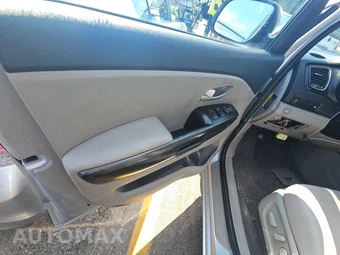 2020 Kia Sedona LX 120.5" WB - miniatura 9
