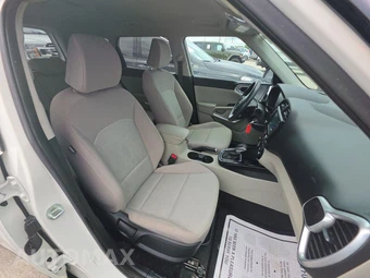 2020 Kia Soul LX - miniatura 8