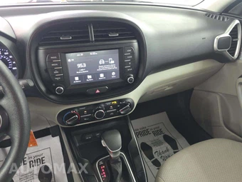 2020 Kia Soul LX - miniatura 10