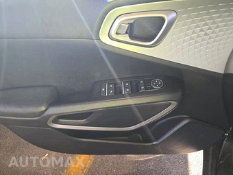 2020 Kia Soul LX – miniatura 9