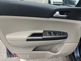 2020 Kia Sportage LX – miniatura 9