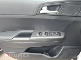 2020 Kia Sportage LX – miniatura 9