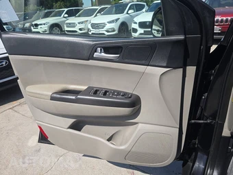 2020 Kia Sportage LX – miniatura 9