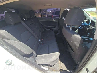 2020 Kia Sportage LX – miniatura 13