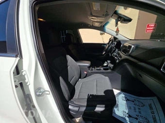 2020 Kia Sportage LX – miniatura 18