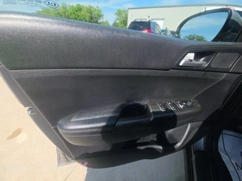 2020 Kia Sportage LX – miniatura 9