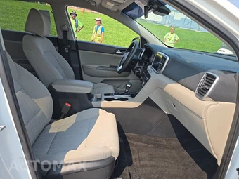 2020 Kia Sportage LX – miniatura 8