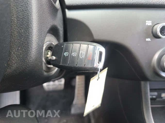 2020 Kia Sportage S - miniatura 8