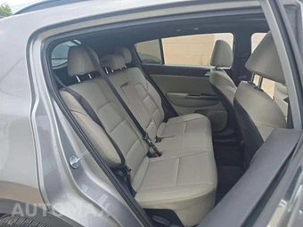 2020 Kia Sportage S - miniatura 16