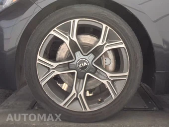 2020 Kia Stinger GT-Line – miniatura 9