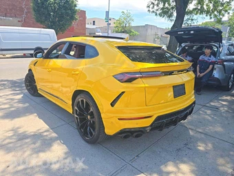 2020 Lamborghini Urus – miniatura 2