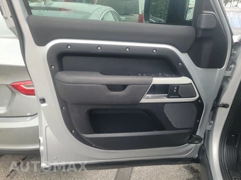 2020 Land Rover Defender 110 First Edition – miniatura 9
