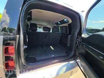 2020 Land Rover Defender 110 HSE – miniatura 14