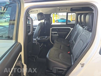 2020 Land Rover Defender 110 HSE – miniatura 13