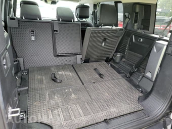2020 Land Rover Defender 110 HSE – miniatura 17