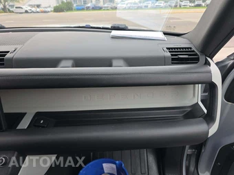 2020 Land Rover Defender 110 HSE – miniatura 19