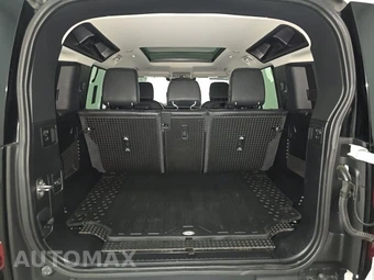 2020 Land Rover Defender 110 S – miniatura 16