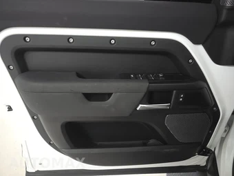 2020 Land Rover Defender 110 S – miniatura 9