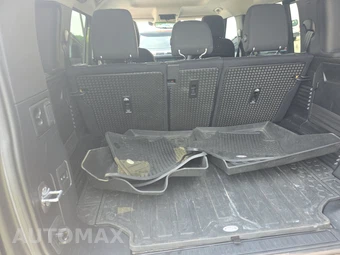 2020 Land Rover Defender 110 S – miniatura 16