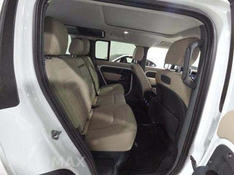 2020 Land Rover Defender 110 S – miniatura 16