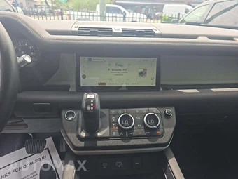 2020 Land Rover Defender 110 S – miniatura 10