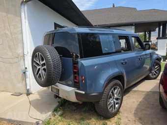 2020 Land Rover Defender 110 S – miniatura 3