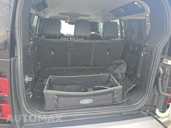 2020 Land Rover Defender 110 S – miniatura 16
