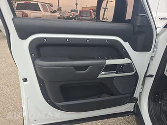 2020 Land Rover Defender 110 S – miniatura 9
