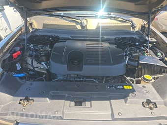 2020 Land Rover Defender 110 SE – miniatura 16