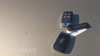2020 Land Rover Defender 110 SE – miniatura 18