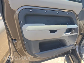 2020 Land Rover Defender 110 SE – miniatura 9