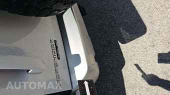 2020 Land Rover Defender 110 SE – miniatura 20