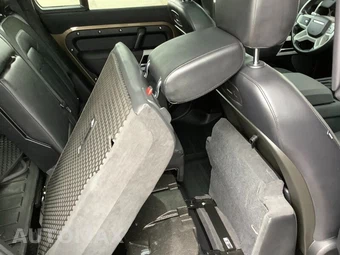 2020 Land Rover Defender 110 SE - miniatura 45
