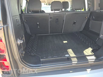 2020 Land Rover Defender 110 SE - miniatura 16