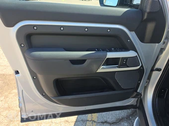 2020 Land Rover Defender 110 SE - miniatura 9