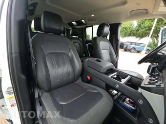 2020 Land Rover Defender 110 SE – miniatura 18