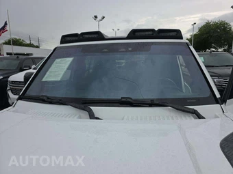 2020 Land Rover Defender 110 SE – miniatura 22