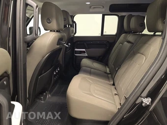 2020 Land Rover Defender 110 SE – miniatura 13